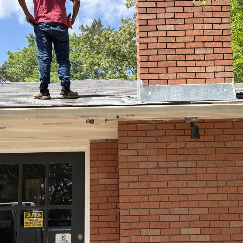 Provides roof repair services in Pearl, MS