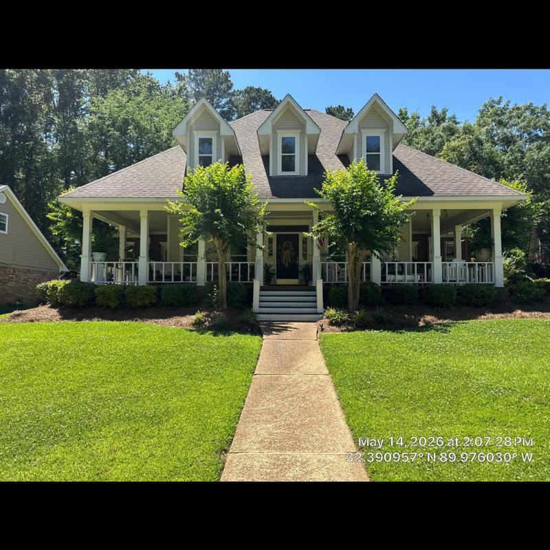 Provides comprehensive roof inspections evaluating damage and wear in Florence, MS