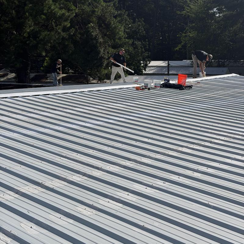 Installs new GAF silicone roofs in Pearl, MS